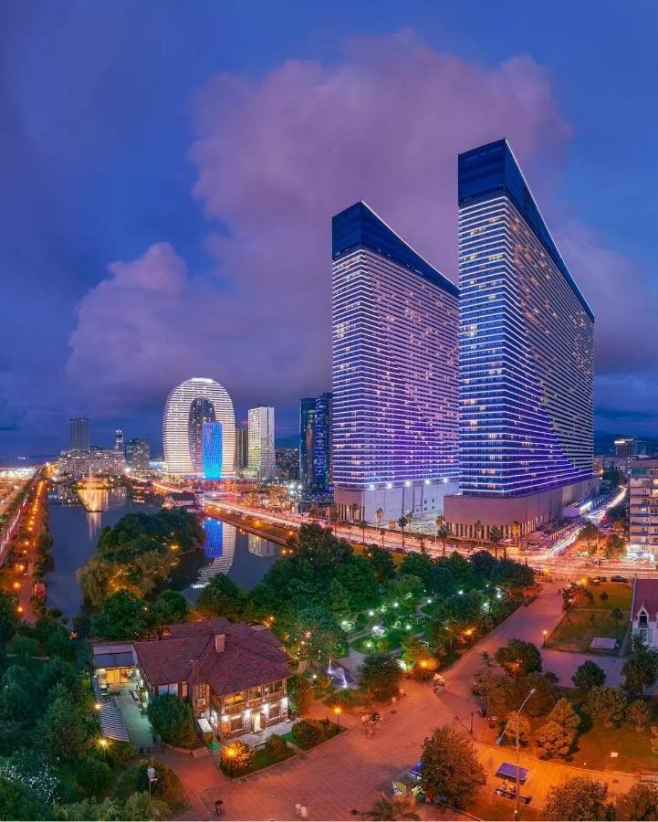 View & More Aparthotel In Batumi Exterior photo