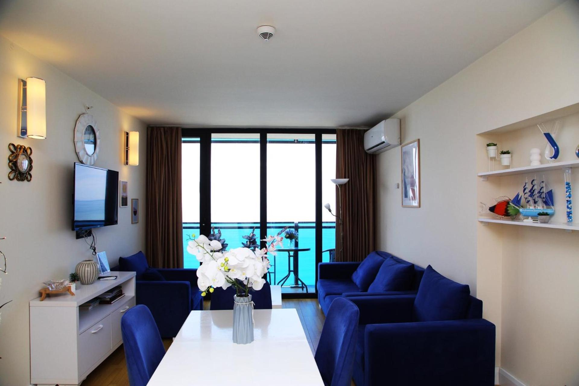 View & More Aparthotel In Batumi Exterior photo